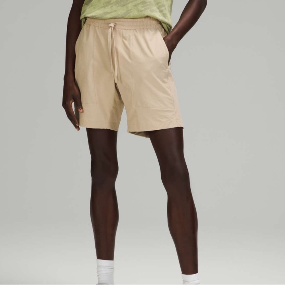 Lululemon Bowline Short 8" Stretch Ripstop
Trench